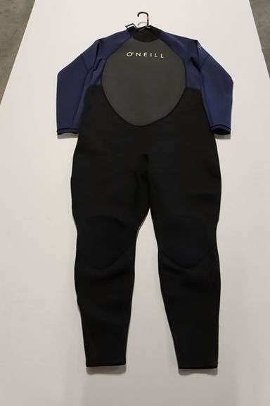 Times 4 - O'Neill 5283IS-B80-2XLT Reactor-2 wet suits