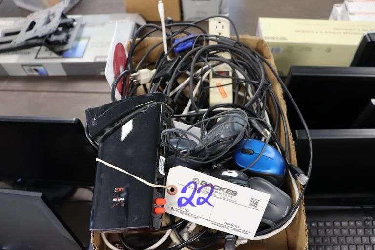 All to go - Dell & HP desktop computers with 4 monitors - unknown current software