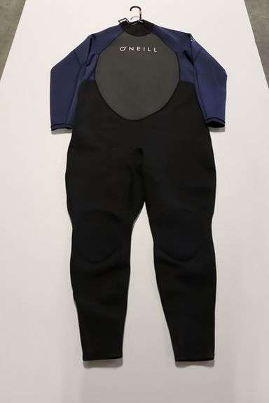 Times 4 - O'Neill 5283IS-B80-S Reactor-2 wet suits