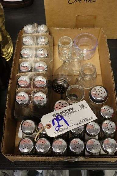 Box flat to go - salt & pepper shakers & cheese & pepper shakers