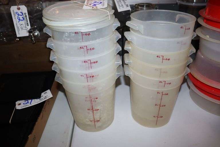 Times 10 - 4 quart round poly food storage containers with 4 lids