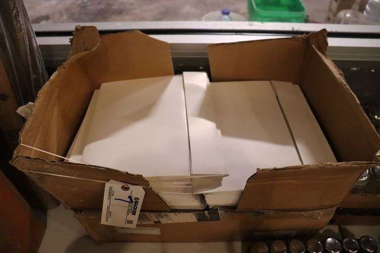 3/4 case of 12" x 8" x 2" donut boxes