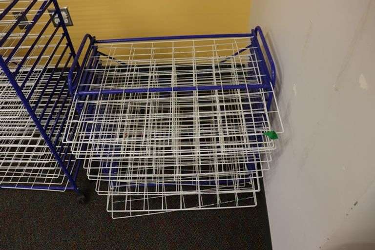 18" x 24" portable metal multi shelf rack