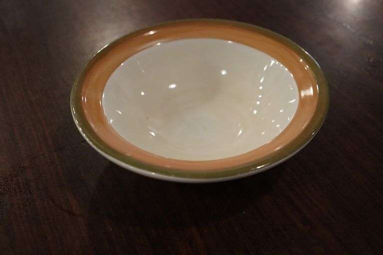 Times 53 - World 6" green & brown rimmed bowls