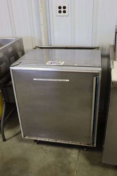 SilverKing SKUCF-7 stainless 1 door under counter freezer