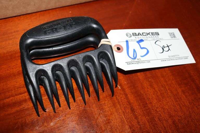 Set of bear claws