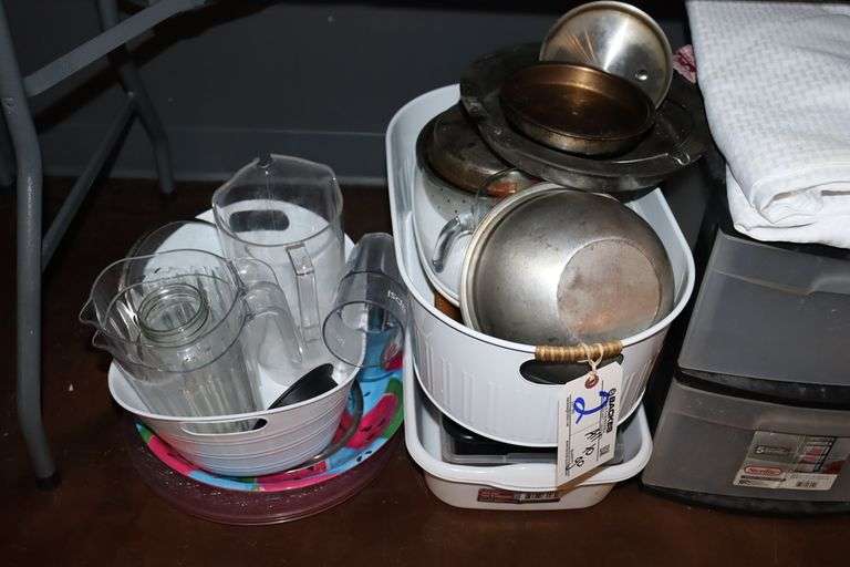 All to go - Containers, watering cans, & more
