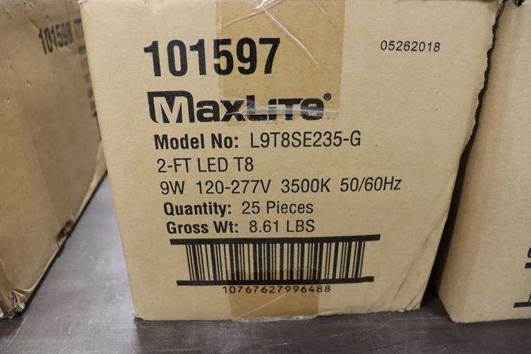 Times 3 - Cases MaxLite LED 2' T8 lights