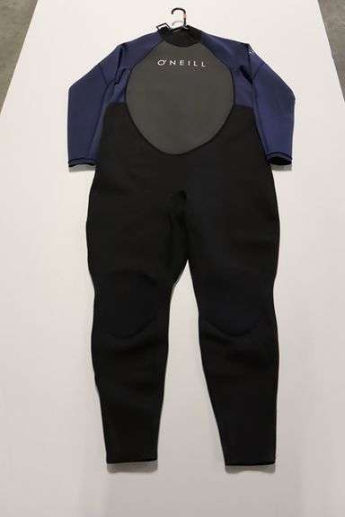 Times 4 - O'Neill 5283IS-B80-M Reactor-2 wet suits