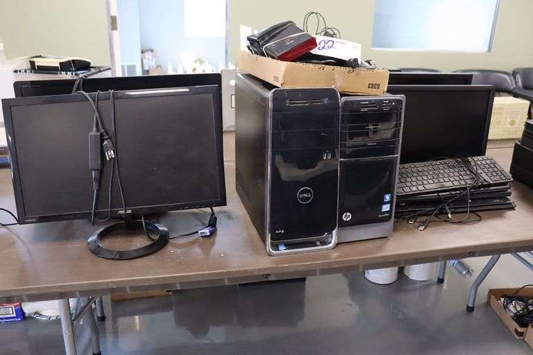 All to go - Dell & HP desktop computers with 4 monitors - unknown current software