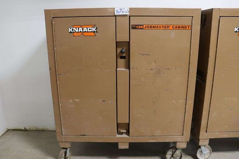 Knaack Model 139 portable 30" x 72" x 70" metal job master cabinet