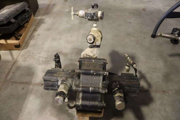 Binks pneumatic regulator, & 3 pneumatic pumps