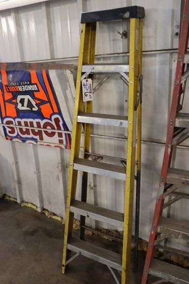 6' fiberglass step ladder