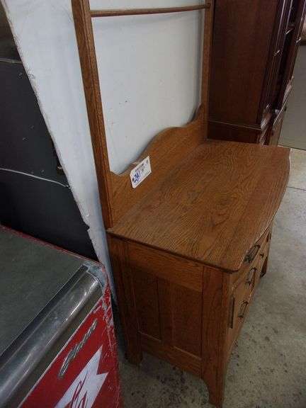 35" wide oak commode with towel bar