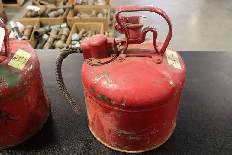 Times 2 - Safety gas cans - 2 gallons