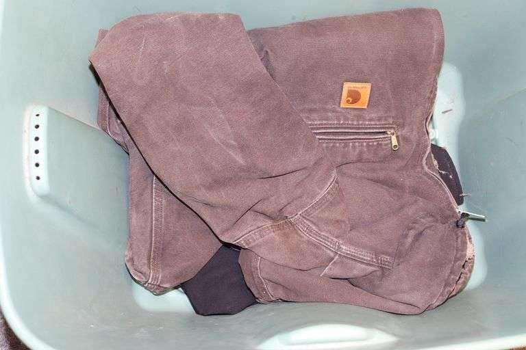 Tote to go - Assorted men's clothes