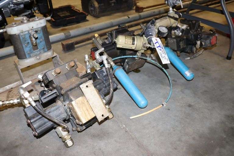 Binks pneumatic regulator, & 3 pneumatic pumps