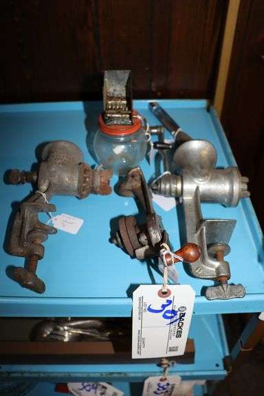 All to go - 3 vintage grinders