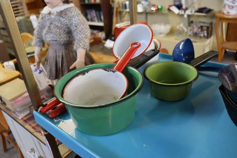 Shelf to go - sifter, skillets, & sauce pans