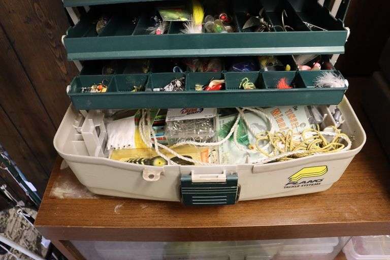Plano fish tackle box with inventory