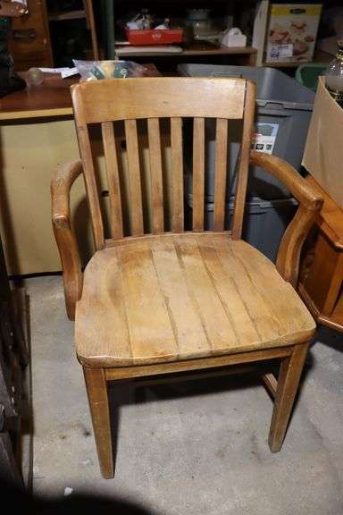 All to go - Wood chairs & magazine holder