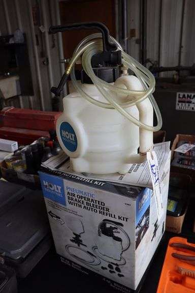 Holt air operated brake bleeder with auto refill kit
