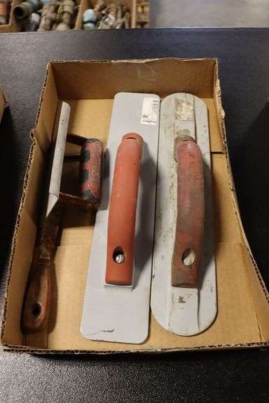 Box to go  - Floats & taping knife