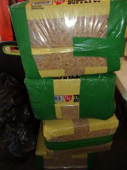 4 bags of premium pine shavings