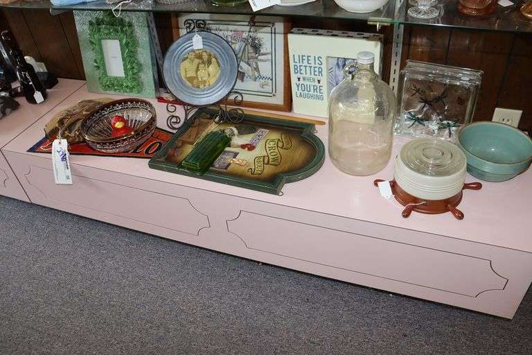 Shelf to go - Frames, bowls, & more