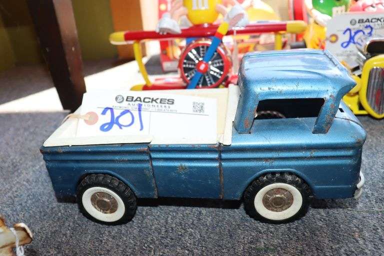 4 Tonka vintage toy trucks - metal die cast
