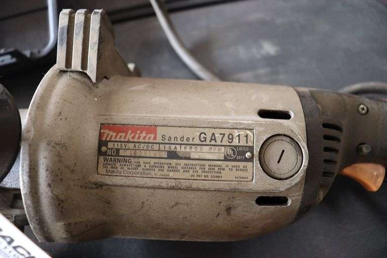 Makita GA7911 electric sander/grinder