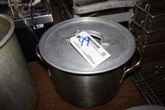 16 qt. aluminum stock pot with lid