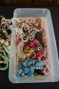 Tote to go - Assorted necklaces