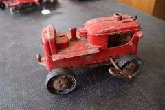 Vintage wind up metal tractor - couldn’t find name or stamps