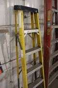 6' fiberglass step ladder