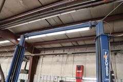Forward 9000A automotive 2 post hoist - 1 PH - 2 HP - 144" tall