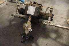 Binks pneumatic regulator, & 3 pneumatic pumps