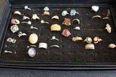 All to go - Assorted rings with display boards