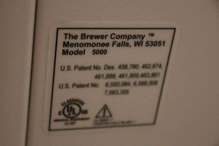 Brewer Access 5000 adjustable exam table