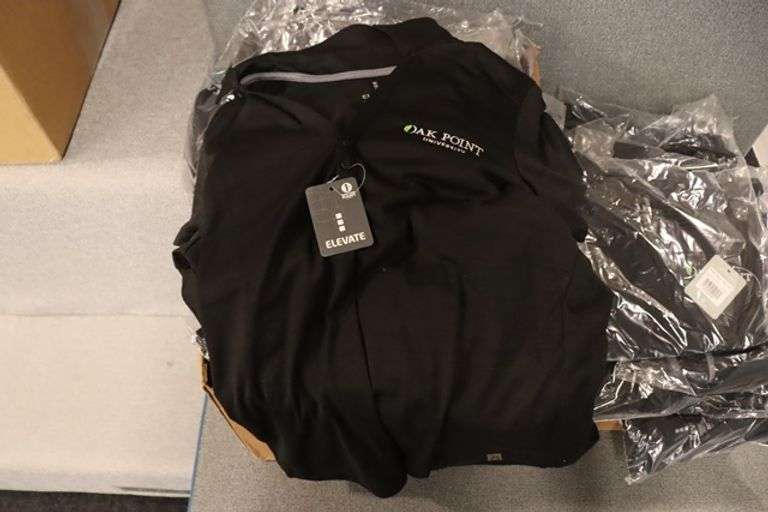 All to go - Assorted Oak point apparel
