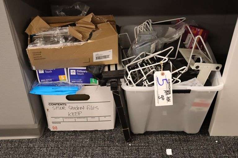 All to go - Display stands, gloves, & more