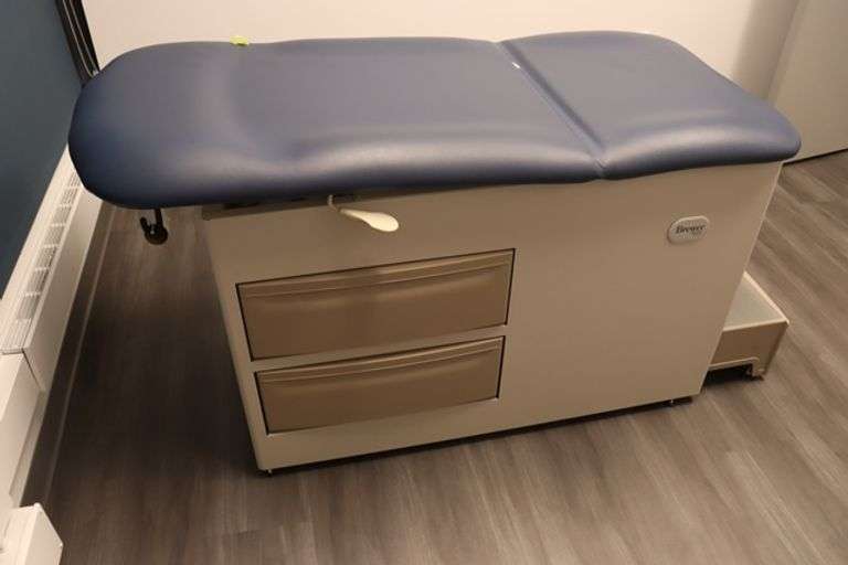Brewer Access 5000 adjustable exam table