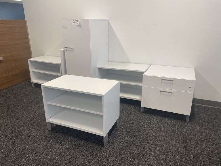 All to go - White wood laminate office cabinet