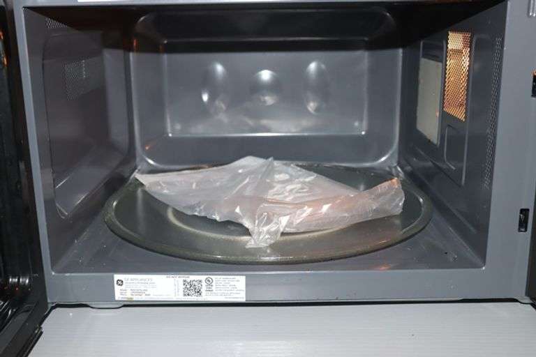 2020 GE PES7227SL4SS stainless microwave - 1100 watt