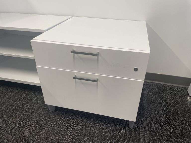 All to go - White wood laminate office cabinet