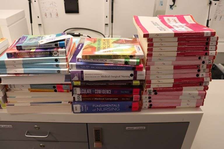 All to go - Assorted nursing books