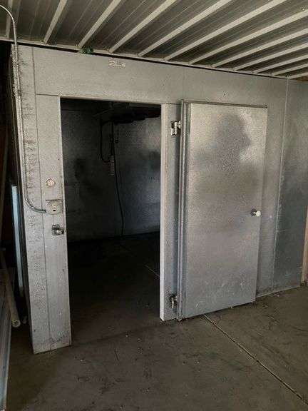 10' x 10' walk in cooler - no floor - already disassembled - appears good