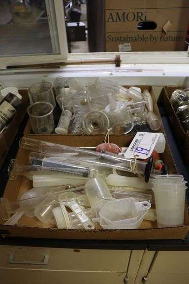 2 box flats to go - Assorted glass & plastic testing equipment - Backes ...