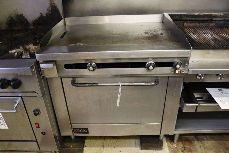 Southbend Select 36" gas flat grill with oven - manually light pilot