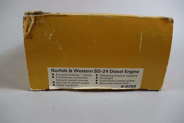 Lionell 8030 Illinois Central GP9 diesel engine (box does not match ...